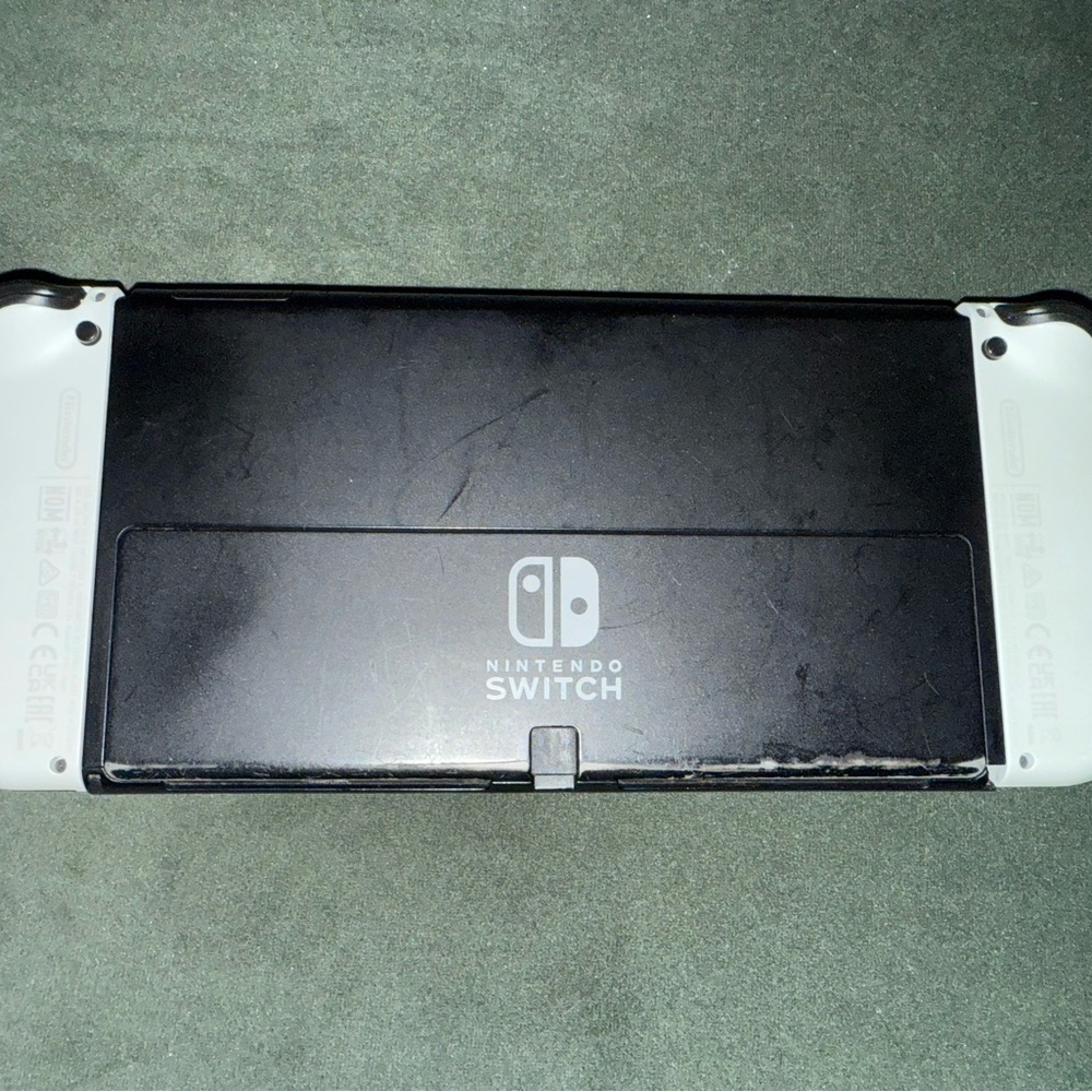 Used Nintendo Switch OLED Bundle with 400GB Memory Card - Picture 8 of 12